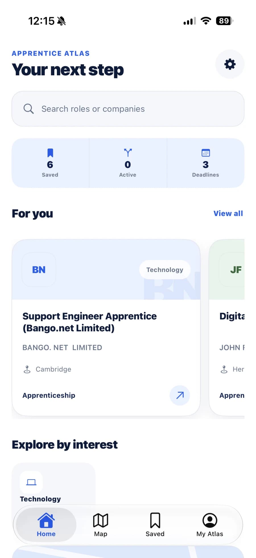 App dashboard with search, saved opportunities, deadlines and personal suggestions.